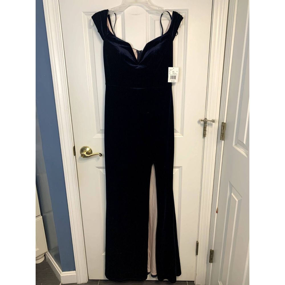 City Triangles Notched Off the Shoulder Blue Velvet Gown With Slit Size 6 - NWT - Picture 2 of 10